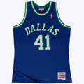 Dallas Mavericks NBA Mitchell & Ness Swingman Jersey Road Dirk Nowitzki 1998-99