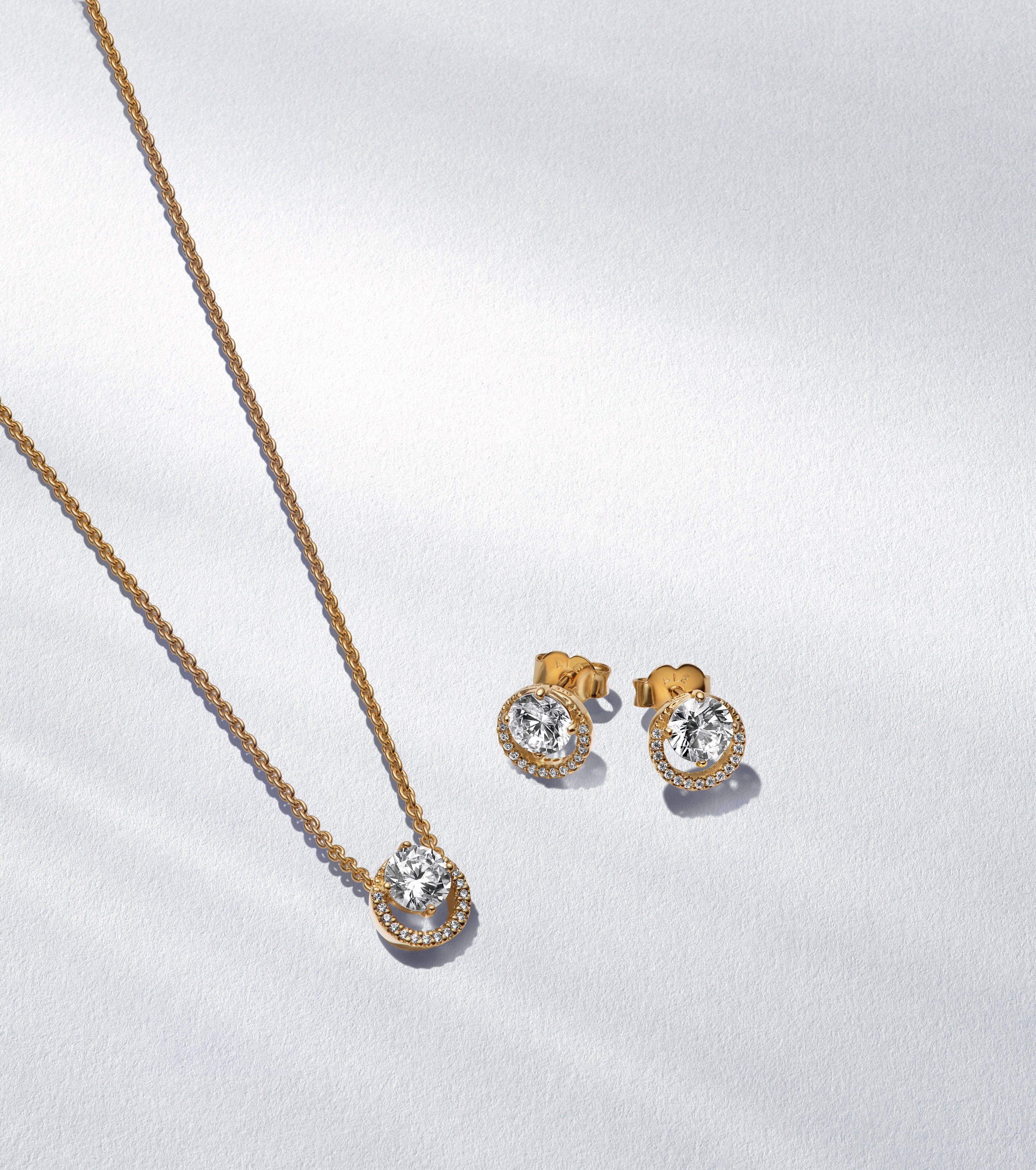 PANDORA Round Halo 14K Gold-Plated Necklace And Earring Gift Set Giftsets Statement Ring Jewelry Gift
