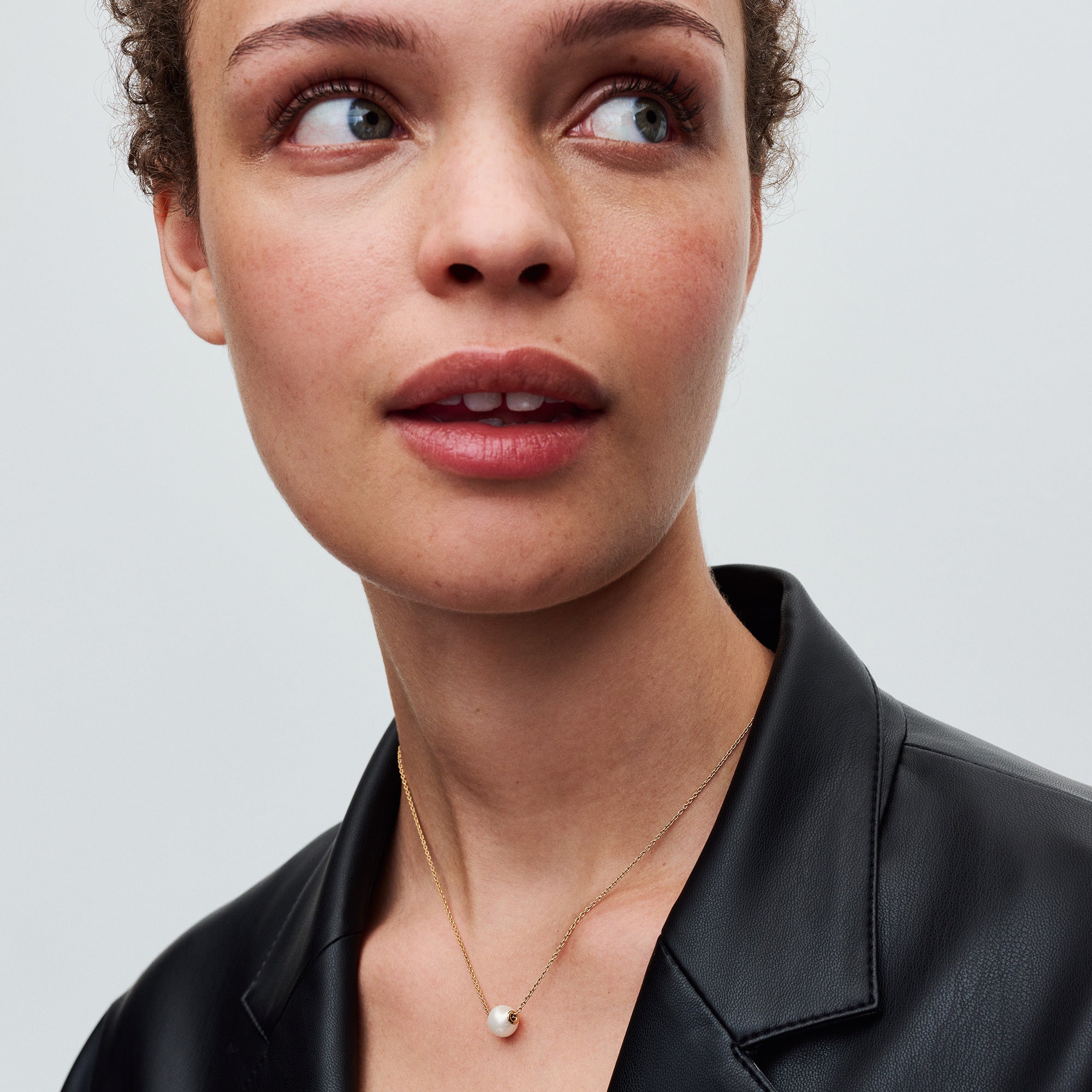 PANDORA Treated Freshwater Cultured Pearl Collier Necklace 14K Gold Plated Unique Metal Blend Necklaces Pendant Necklace Jewelry Gift