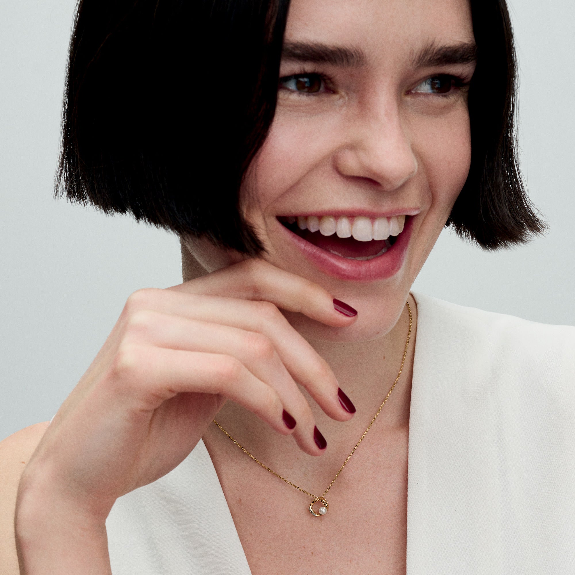 PANDORA Organically Shaped Pavé Circle And Treated Freshwater Cultured Pearl Collier Necklace 14K Gold Plated Unique Metal Blend Necklaces Pendant
