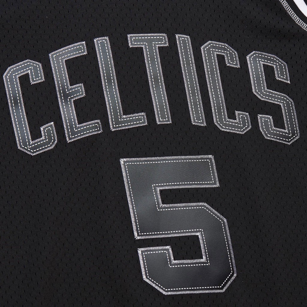 Boston Celtics NBA Mitchell & Ness Kevin Garnett 2007 Contrast 2K Swingman Jersey - Black
